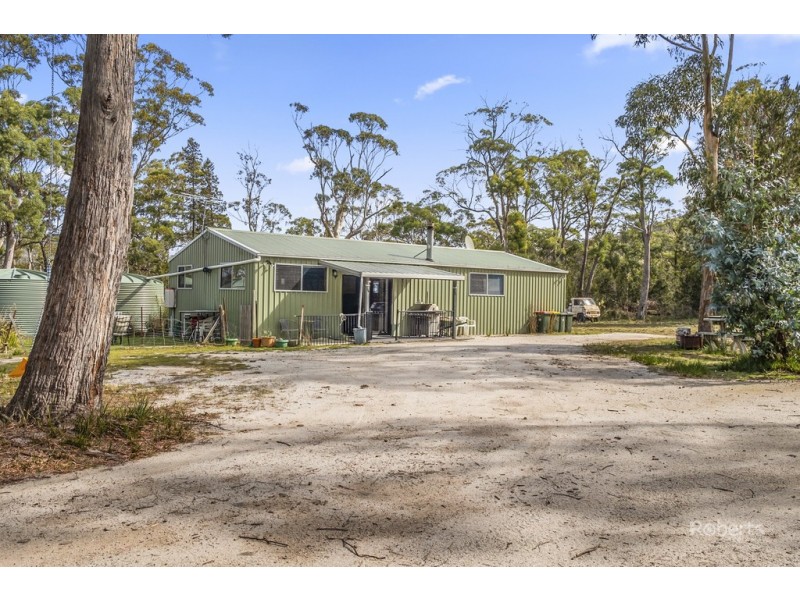90 Suncoast Drive, Bicheno TAS 7215