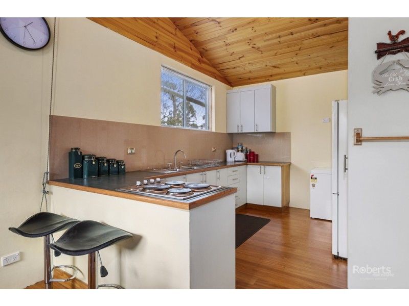 90 Suncoast Drive, Bicheno TAS 7215