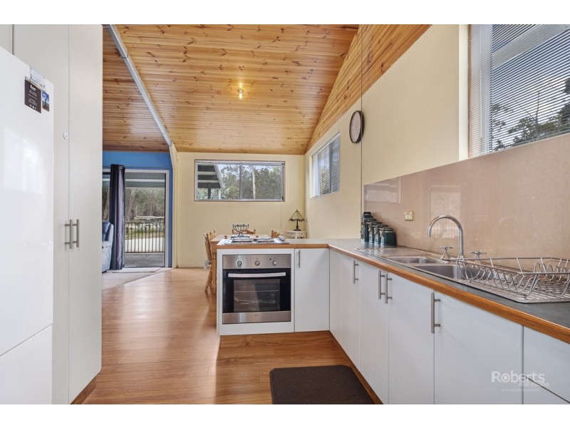 90 Suncoast Drive, Bicheno TAS 7215