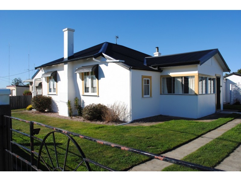 8 Arnol Street, Swansea TAS 7190