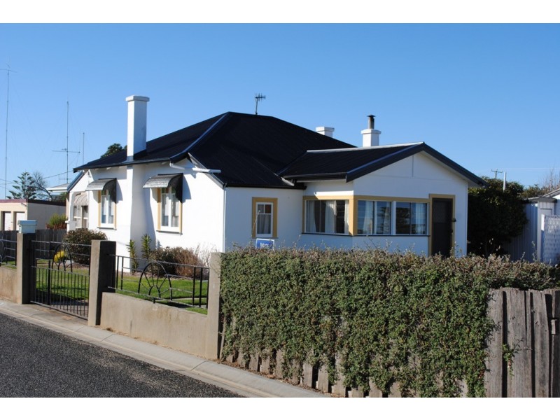 8 Arnol Street, Swansea TAS 7190