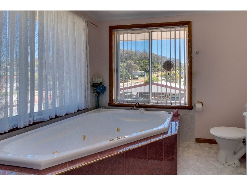 24 Weily Avenue, Bicheno TAS 7215