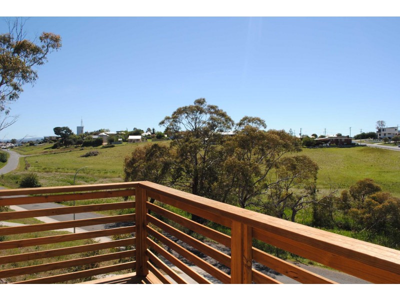 14 River Street, Swansea TAS 7190
