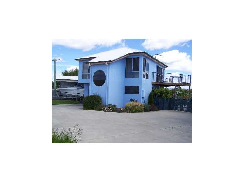 1/2 Meredith Court, Swansea TAS 7190