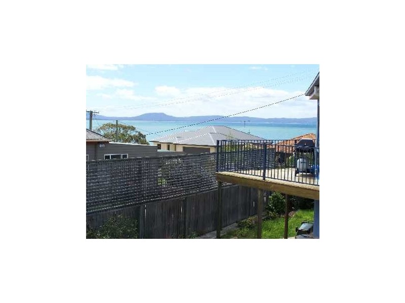 1/2 Meredith Court, Swansea TAS 7190