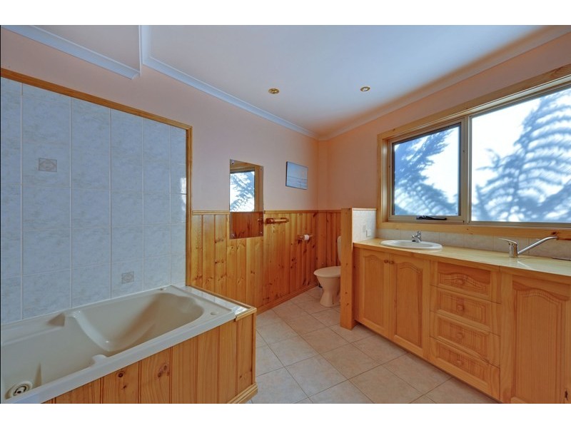 12 Weily Avenue, Bicheno TAS 7215