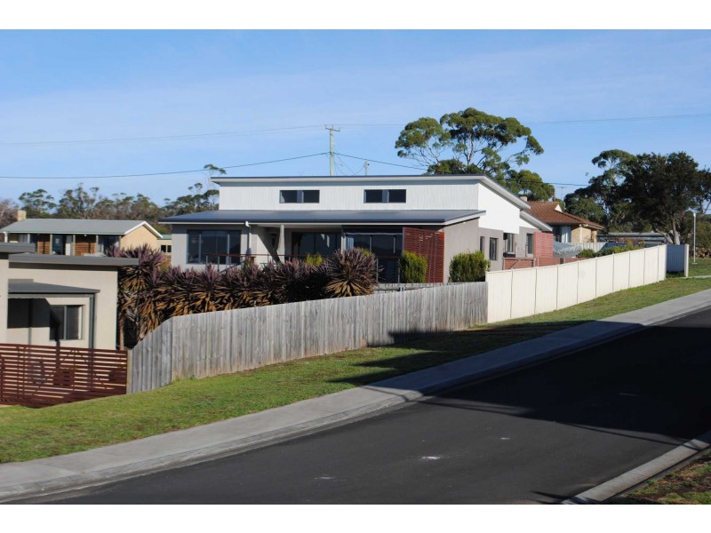 2 Aqua Sands Drive, Swansea TAS 7190
