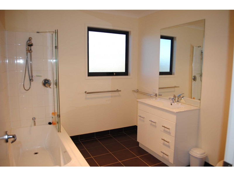 2 Aqua Sands Drive, Swansea TAS 7190
