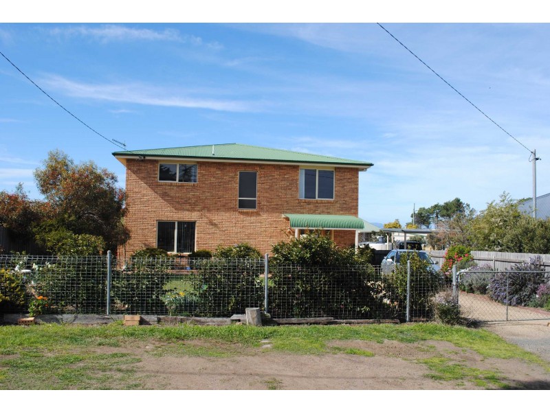 8 Sunny View Avenue, Swansea TAS 7190