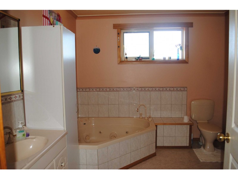 8 Sunny View Avenue, Swansea TAS 7190