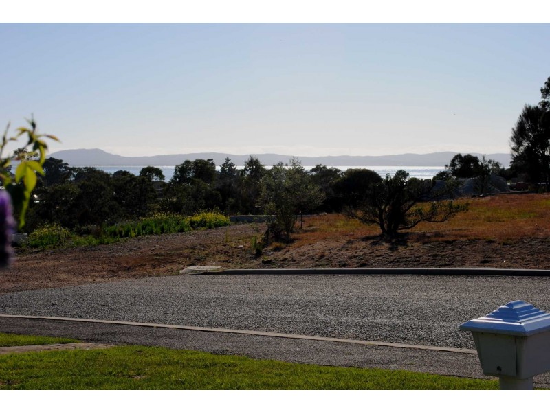 16 St Margarets Court, Swansea TAS 7190