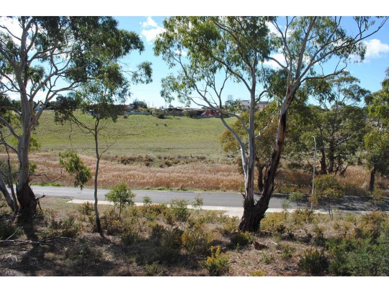 16 River Street, Swansea TAS 7190