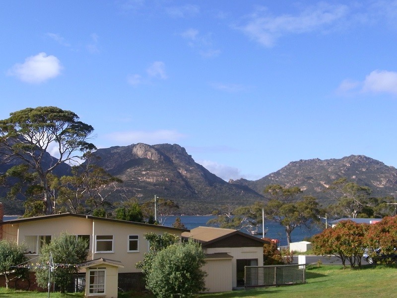 4 Garnet Avenue, Coles Bay TAS 7215