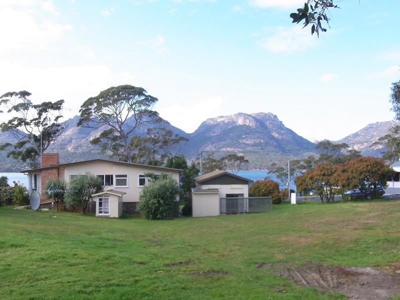 4 Garnet Avenue, Coles Bay TAS 7215