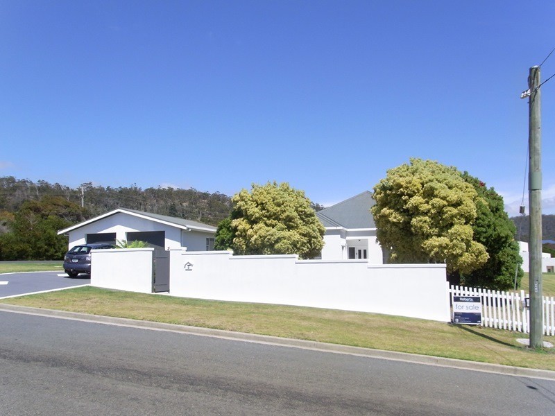 8 Jetty Road, Bicheno TAS 7215