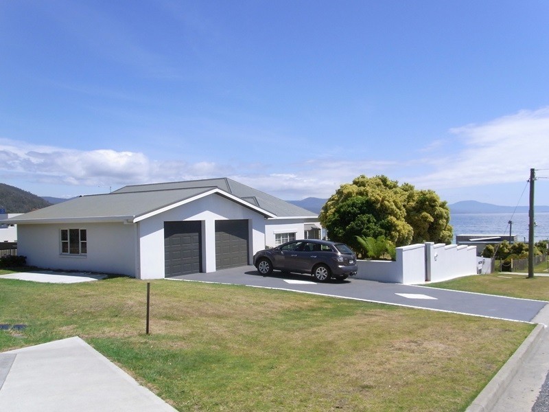 8 Jetty Road, Bicheno TAS 7215
