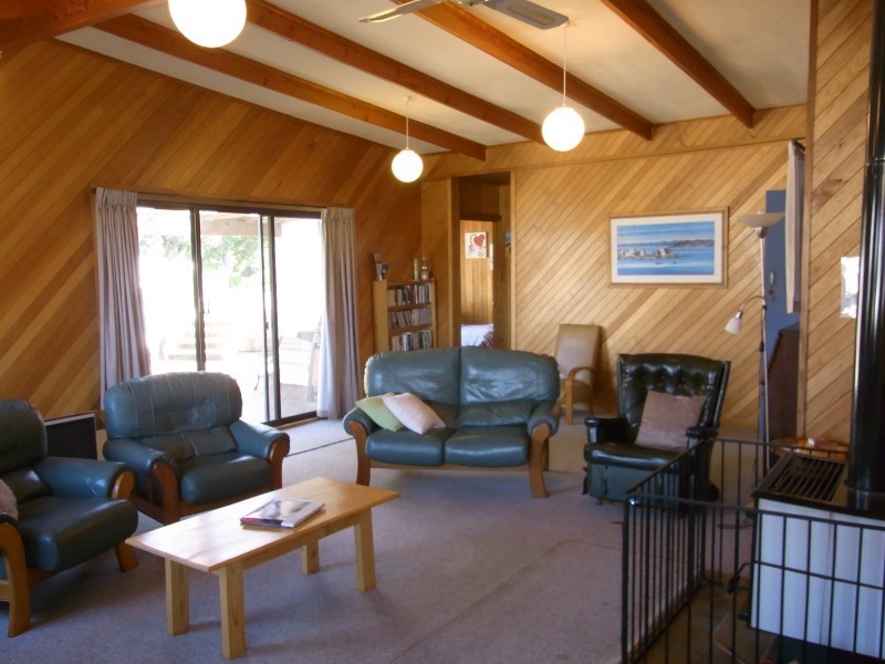 8 Harold Street, Coles Bay TAS 7215