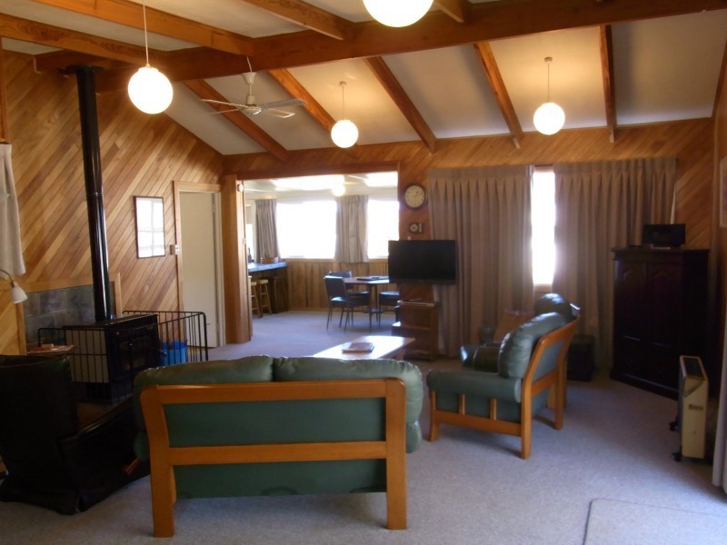 8 Harold Street, Coles Bay TAS 7215