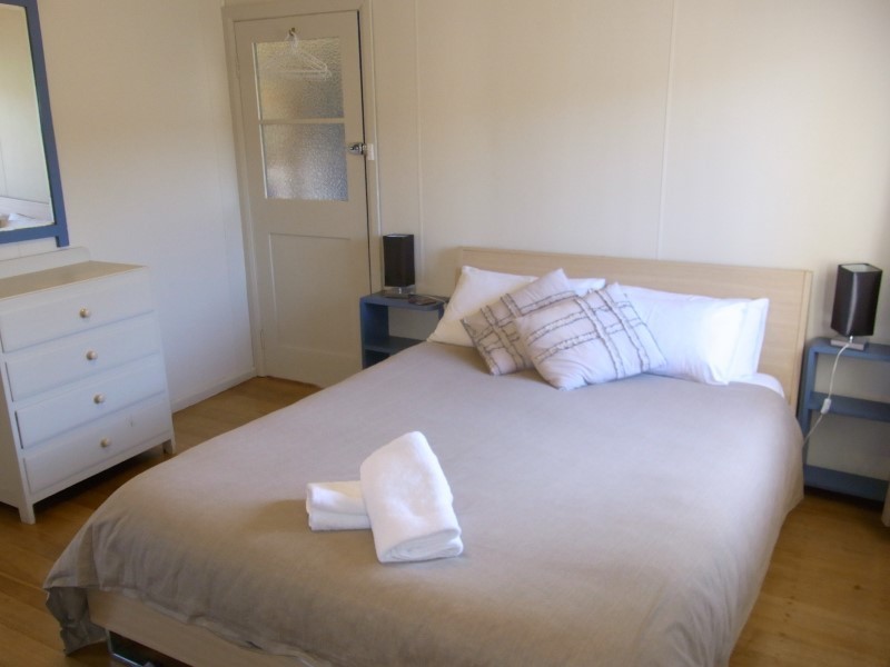 8 Harold Street, Coles Bay TAS 7215