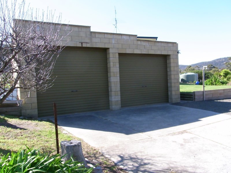 8 Harold Street, Coles Bay TAS 7215