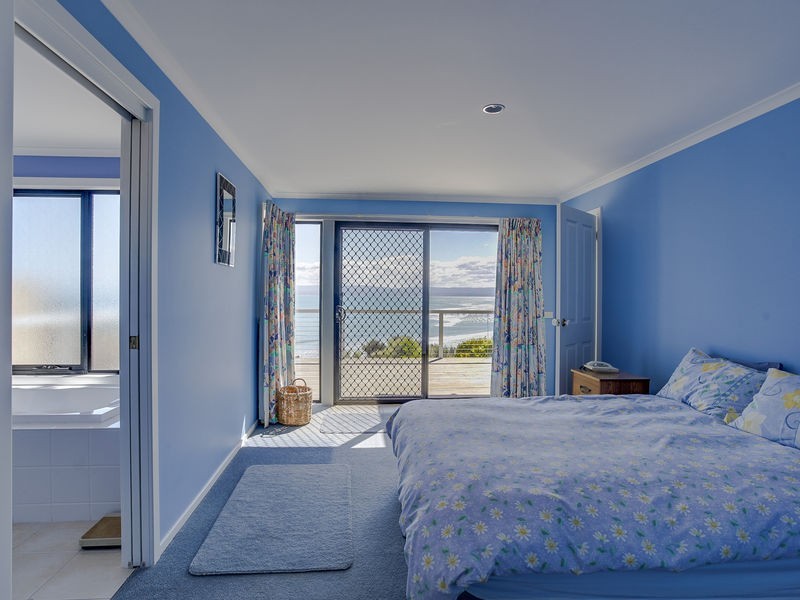 16 Meika Place, Coles Bay TAS 7215