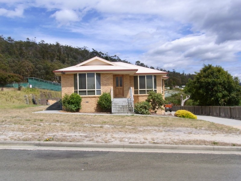 11 Sinclair Street, Bicheno TAS 7215