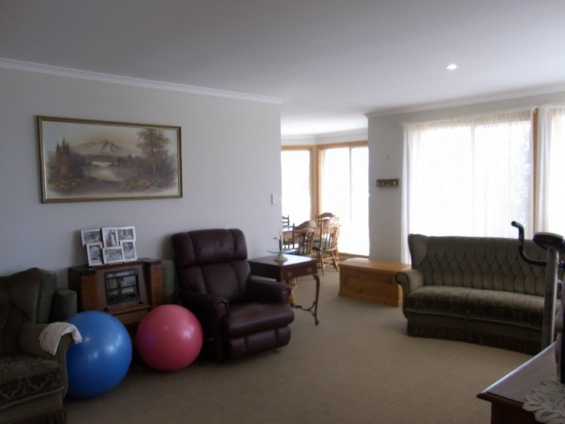 11 Sinclair Street, Bicheno TAS 7215