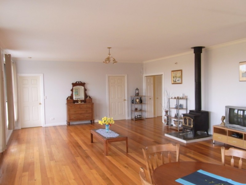 15 Deals Road, Bicheno TAS 7215