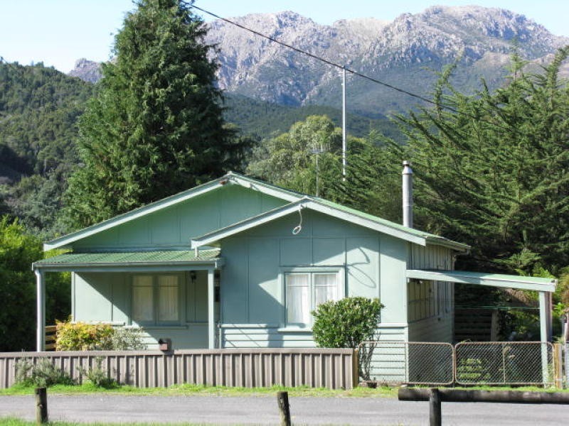 9 Pillinger Street, Queenstown TAS 7467
