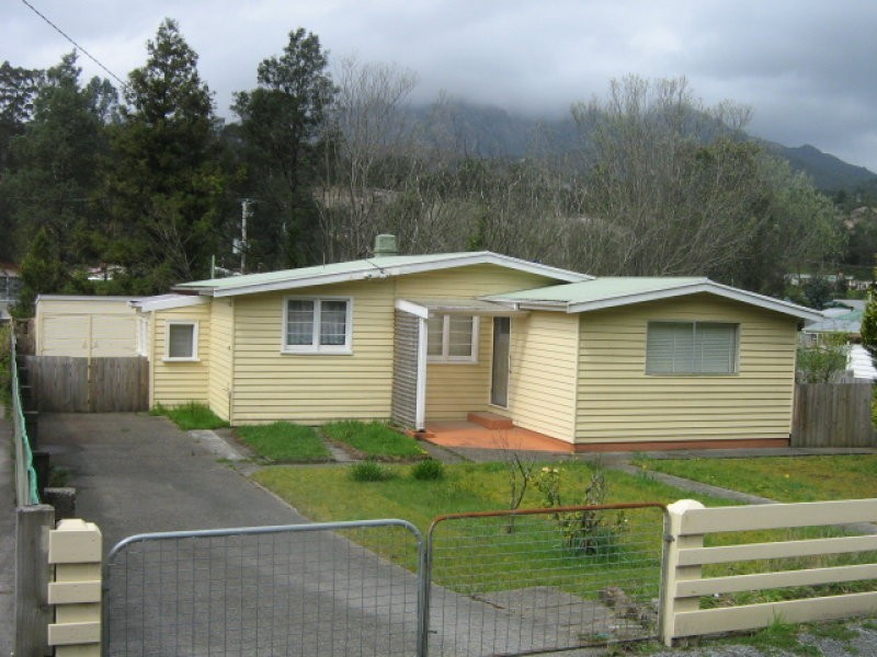 12 Penghana Road, Queenstown TAS 7467