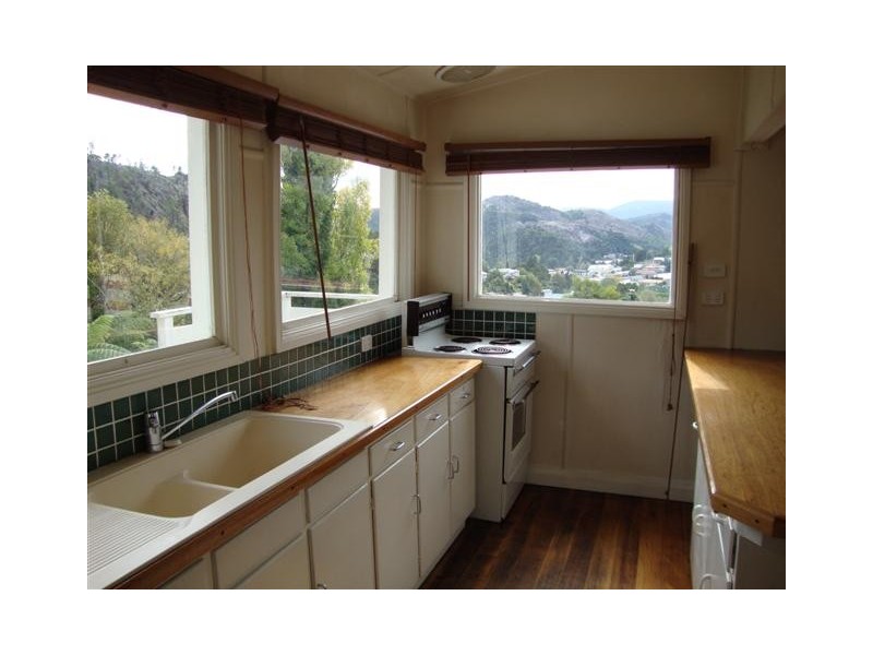 18 Colville Street, Queenstown TAS 7467
