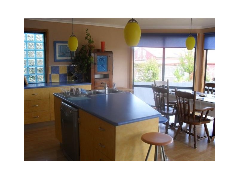 10 Charles Street, Strahan TAS 7468