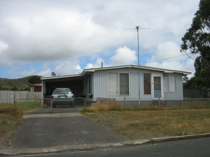 9 Shield Street, Zeehan TAS 7469