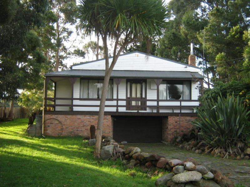 16 Innes Street, Strahan TAS 7468