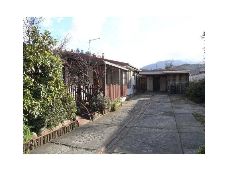 2 Huxley Crescent, Queenstown TAS 7467