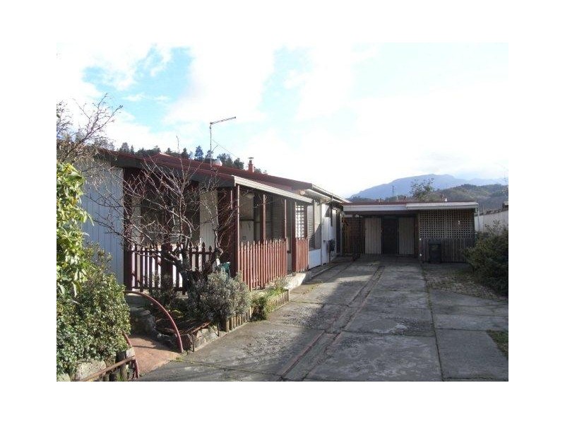 2 Huxley Crescent, Queenstown TAS 7467