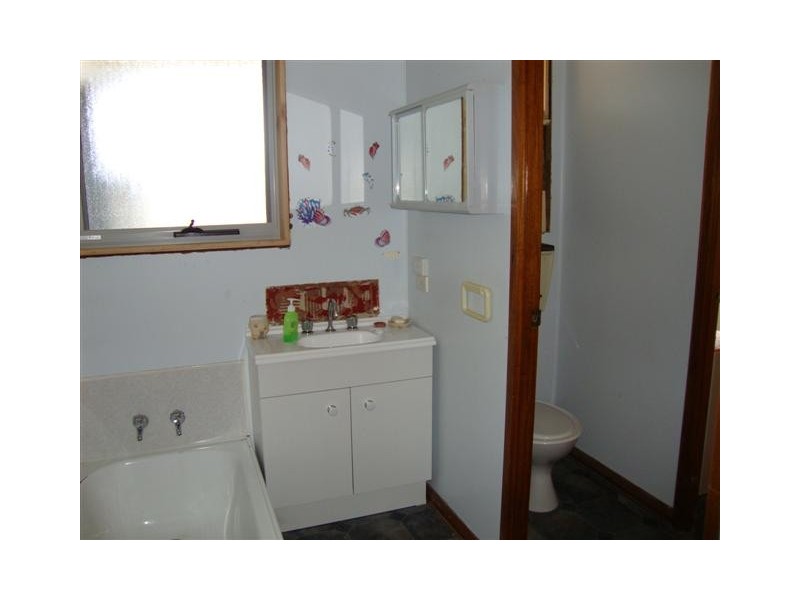 Strahan TAS 7468