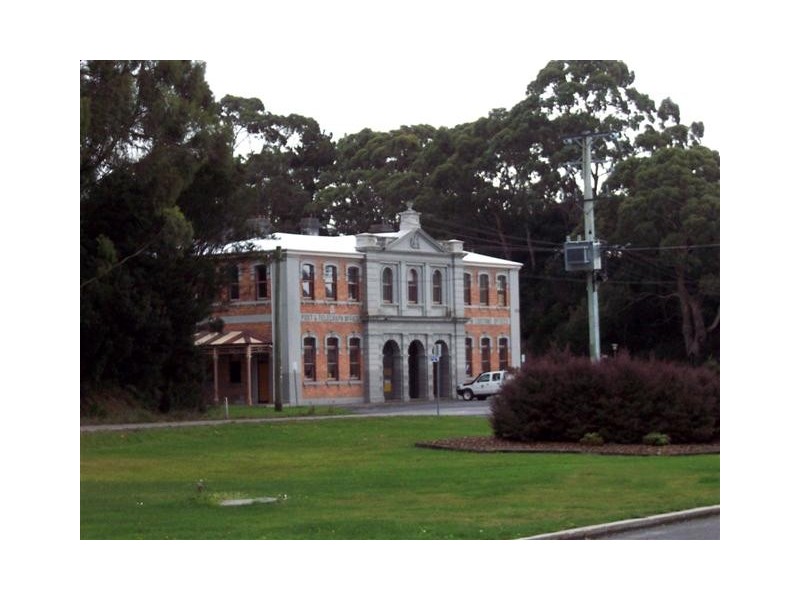 Strahan TAS 7468