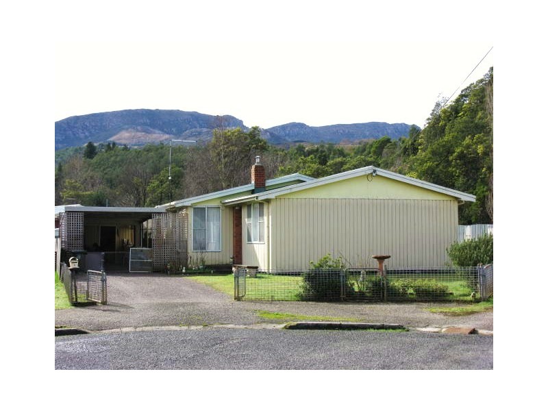6 Darwin Crescent, Queenstown TAS 7467