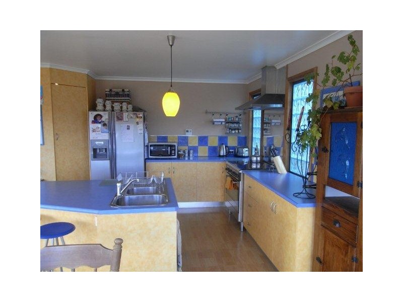 10 Charles Street, Strahan TAS 7468