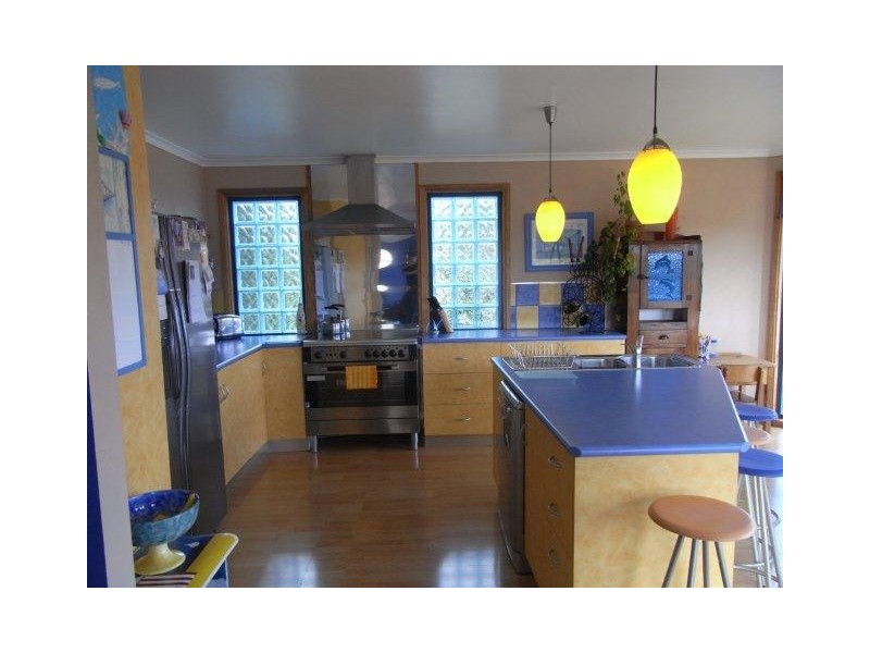 10 Charles Street, Strahan TAS 7468