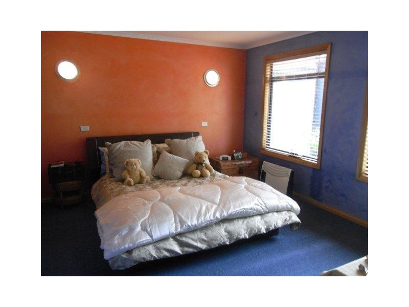 10 Charles Street, Strahan TAS 7468