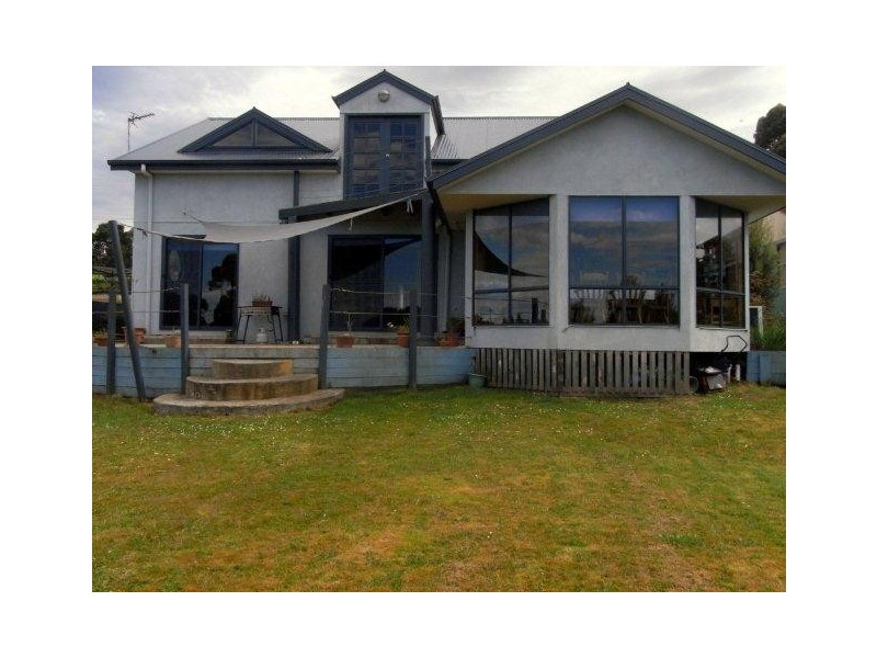 10 Charles Street, Strahan TAS 7468