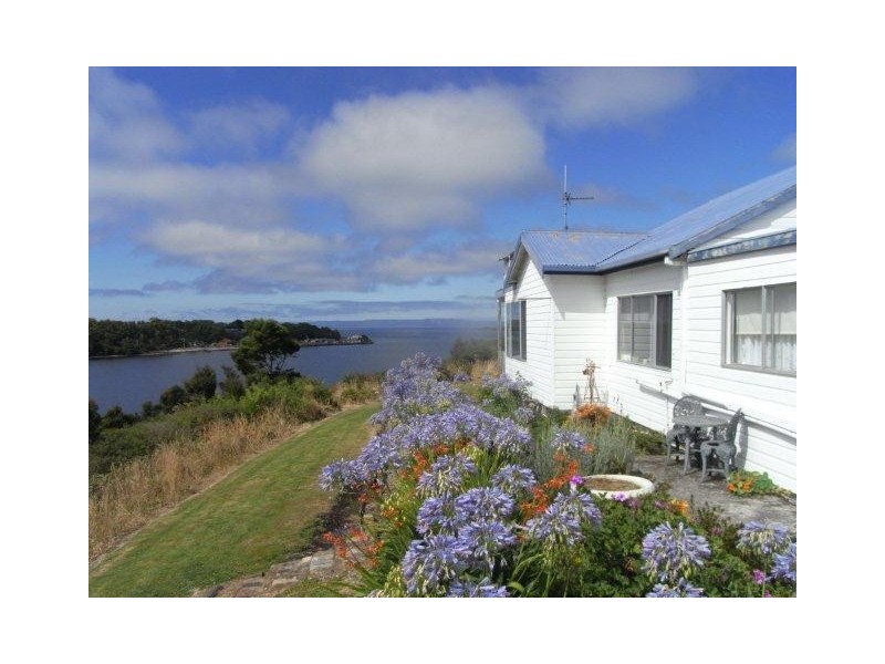 2 Innes Street, Strahan TAS 7468