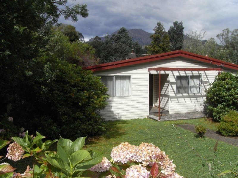 14 Penghana Road, Queenstown TAS 7467