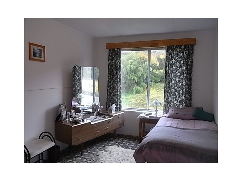 13 Charles Street, Strahan TAS 7468