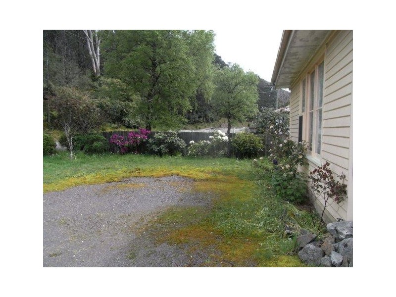 8c Penghana Road, Queenstown TAS 7467