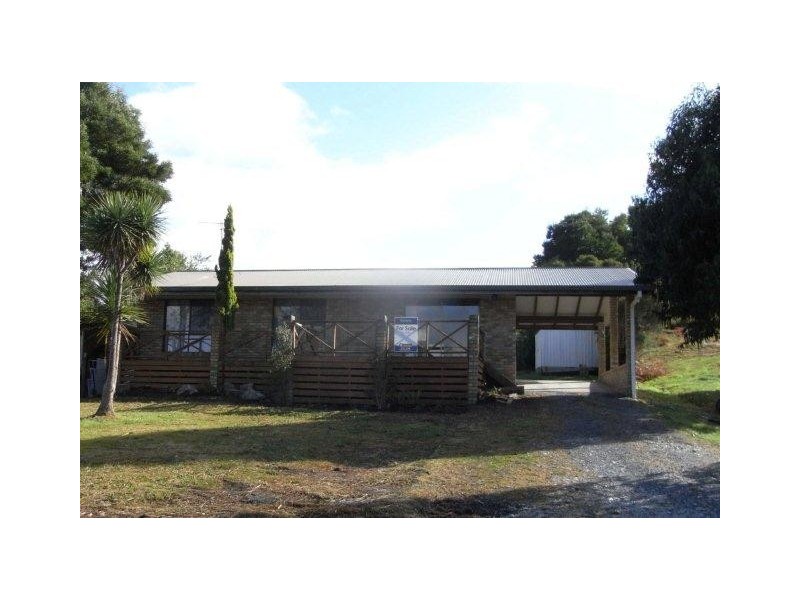 9 Charles Street, Strahan TAS 7468