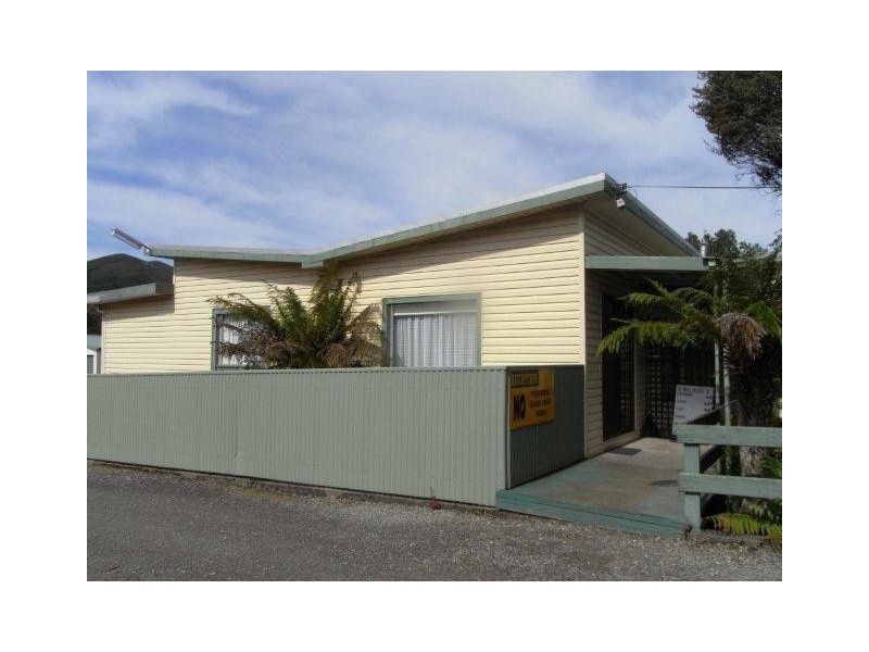 17 Grafton Street, Queenstown TAS 7467