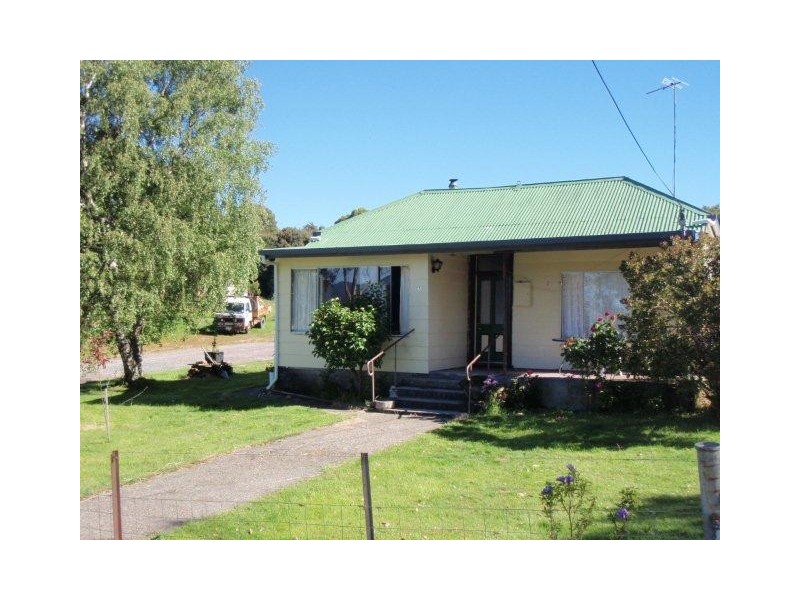 13 Pillinger Street, Zeehan TAS 7469